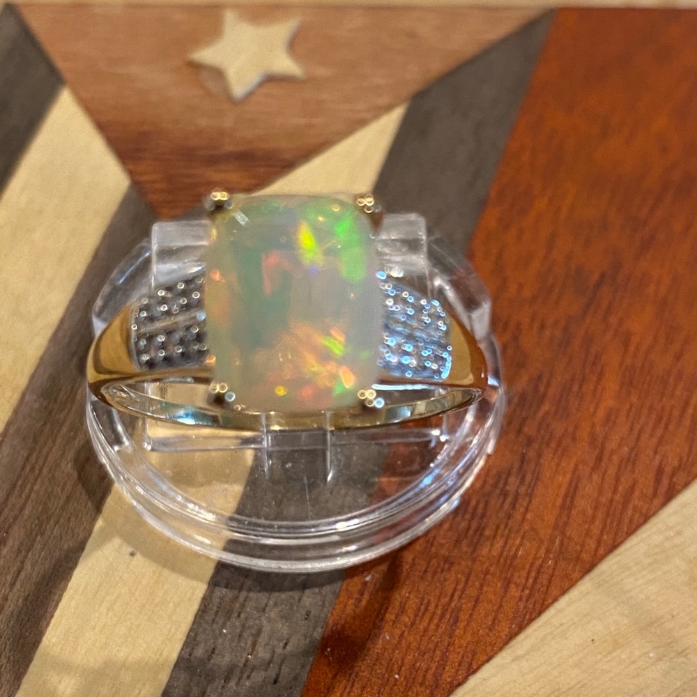 Natural fire Opal 10 k solid gold size 10
